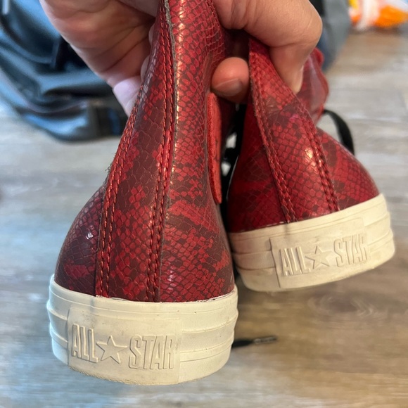 Converse Chucks in Red Snakeskin — Size 10 - Picture 2 of 4